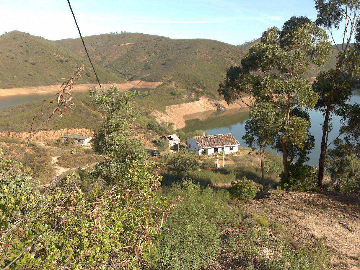 aldeia à venda rural restauração Norte Sul Portugal Algarve