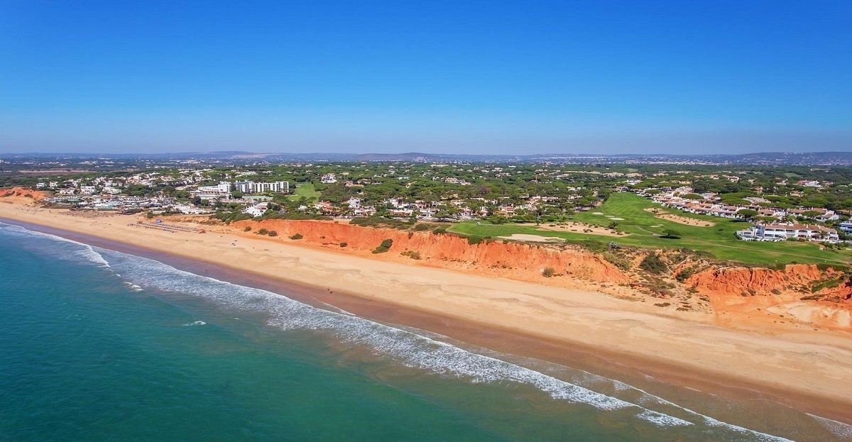 Vale do Lobo beach and resort lifestyle in the Algarve