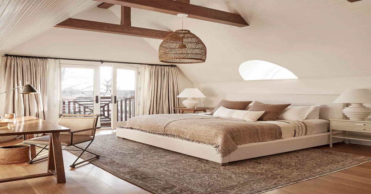 Master Suite with exposed wooden beams and Cloud Dancer tones, combining tradition and modernity