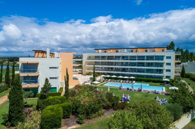 LAGUNA RESORT: modernos pisos de 1, 2 y 3 dormitorios y villas de 3 dormitorios en Vilamoura, Algarve