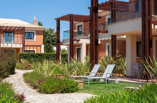 MONTE SANTO RESORT: moradias e apartamentos em Carvoeiro, Algarve