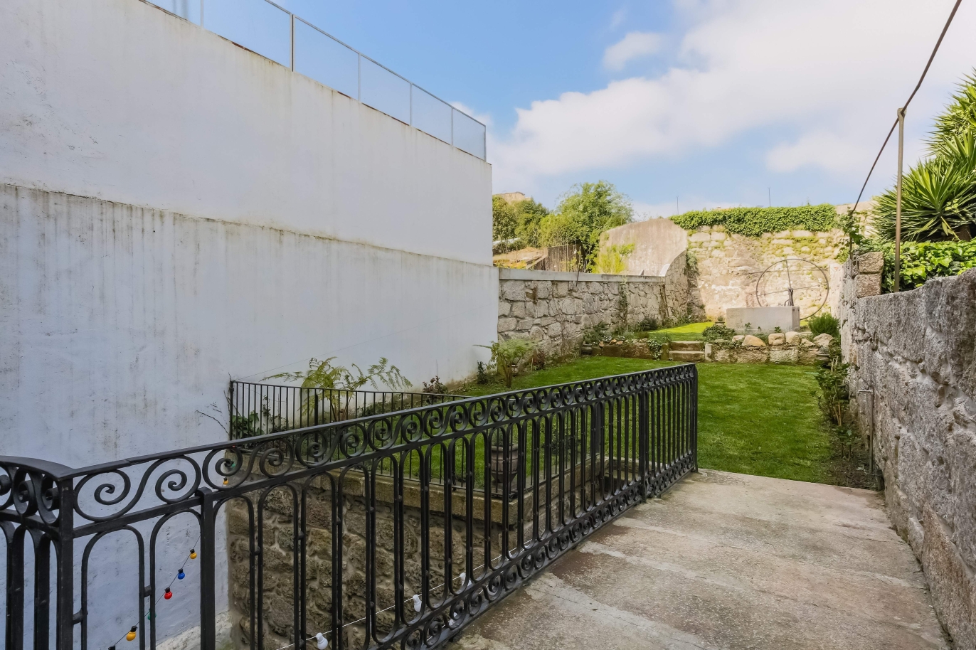 Zu verkaufen Haus renoviert mit Innenhof und Garten, Porto, Portugal_100829