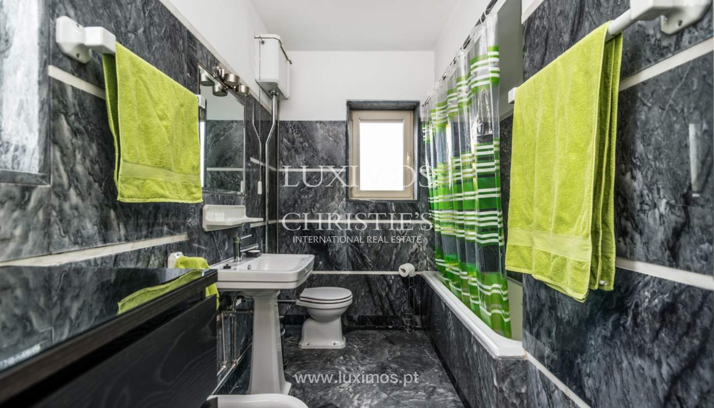 Sale of classic house with 3 fronts and garden, Porto, Portugal_100976