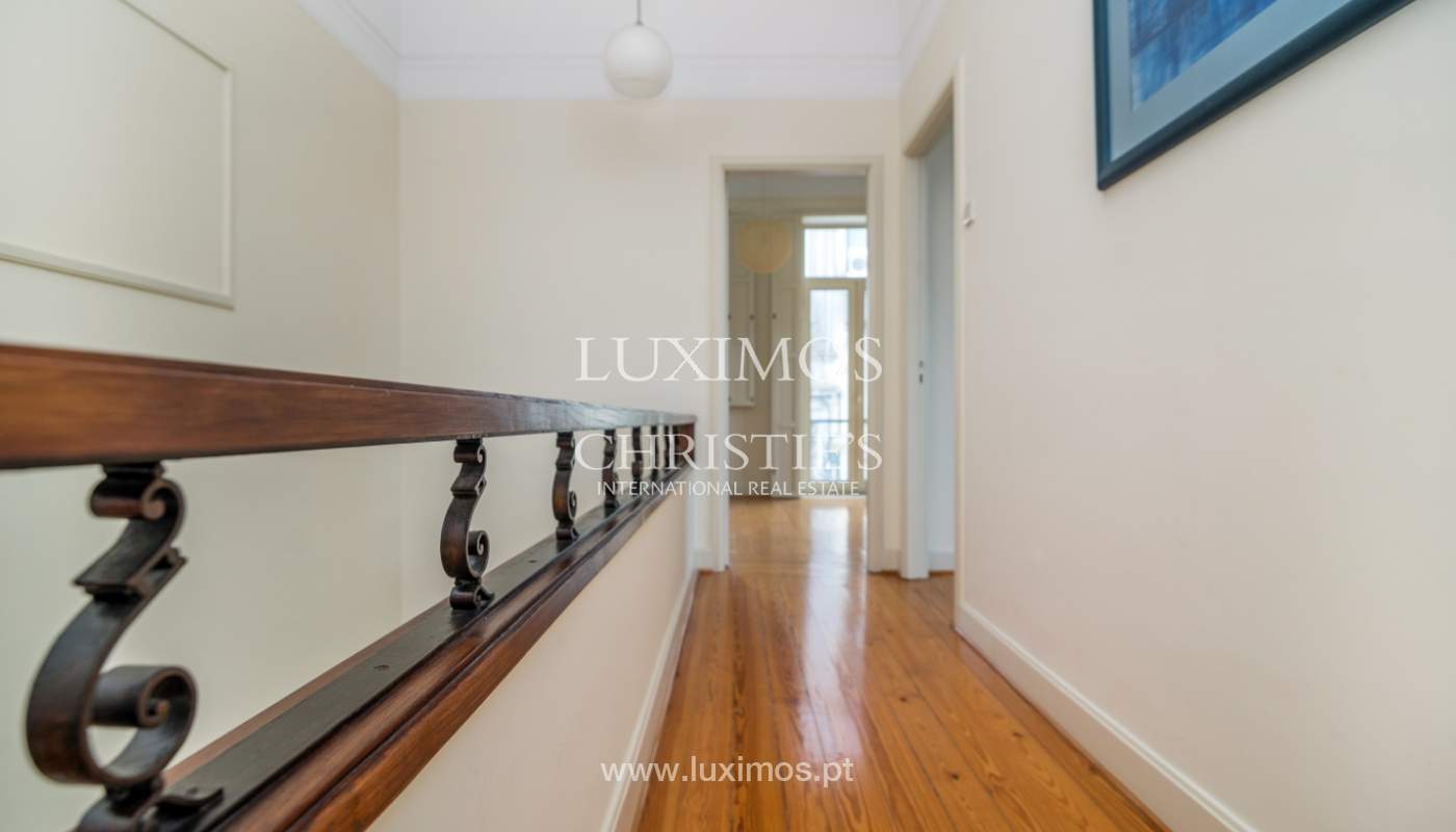 Sale of classic house with 3 fronts and garden, Porto, Portugal_100979