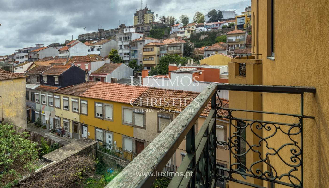 Sale of classic house with 3 fronts and garden, Porto, Portugal_100983
