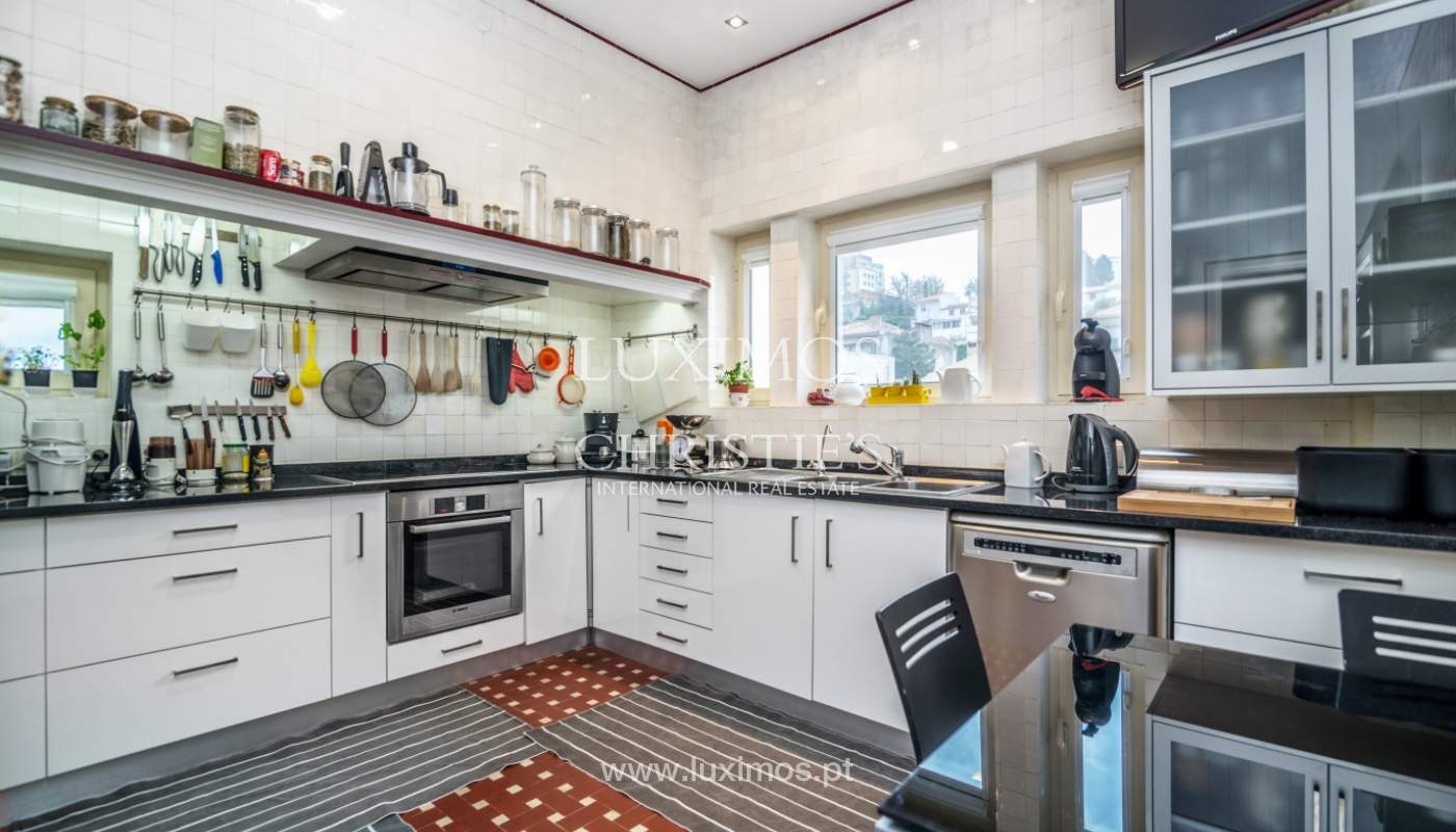 Sale of classic house with 3 fronts and garden, Porto, Portugal_100996