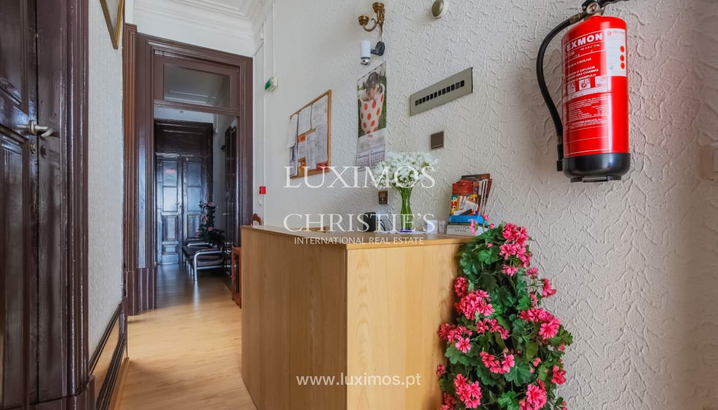 Sale of house in central location, Boavista, Porto, Portugal_101104