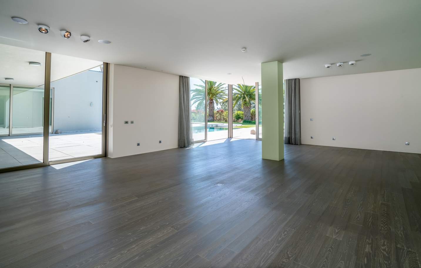 Villa de luxe moderne à vendre avec piscine  à Alvor, Algarve,Portugal_102611