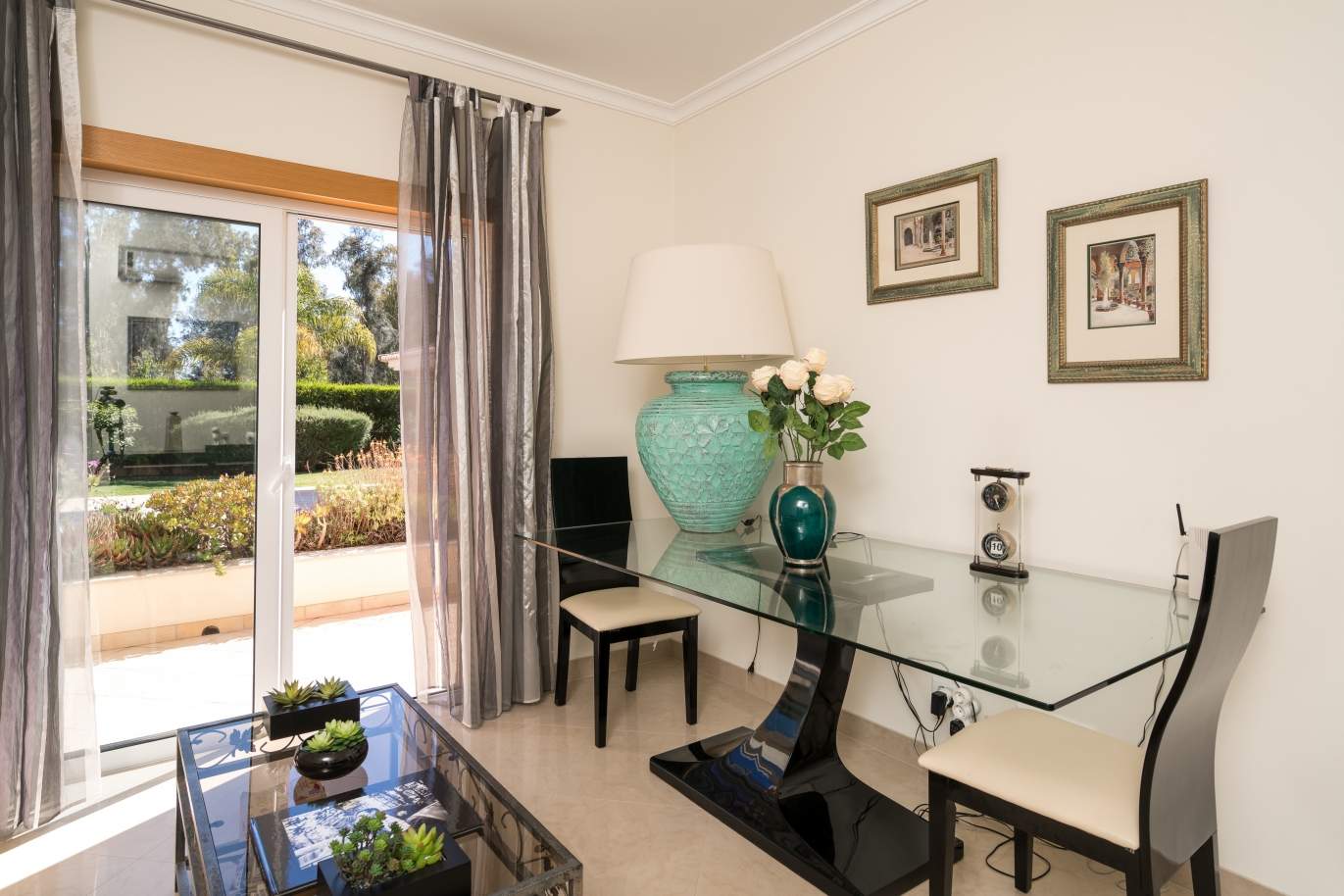 Sale of luxury villa with pool in Alvor, Algarve, Portugal_102649