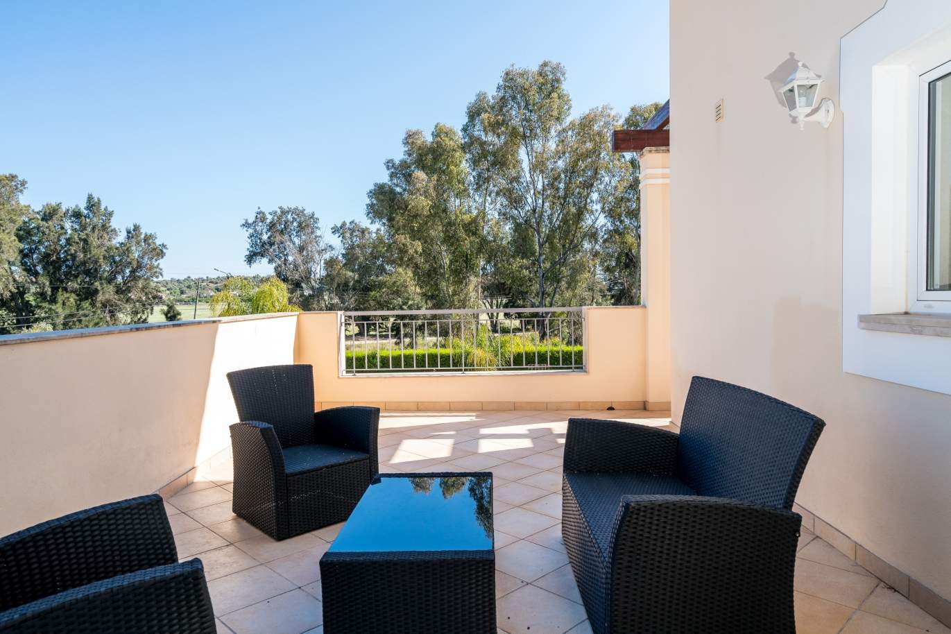Sale of luxury villa with pool in Alvor, Algarve, Portugal_102661