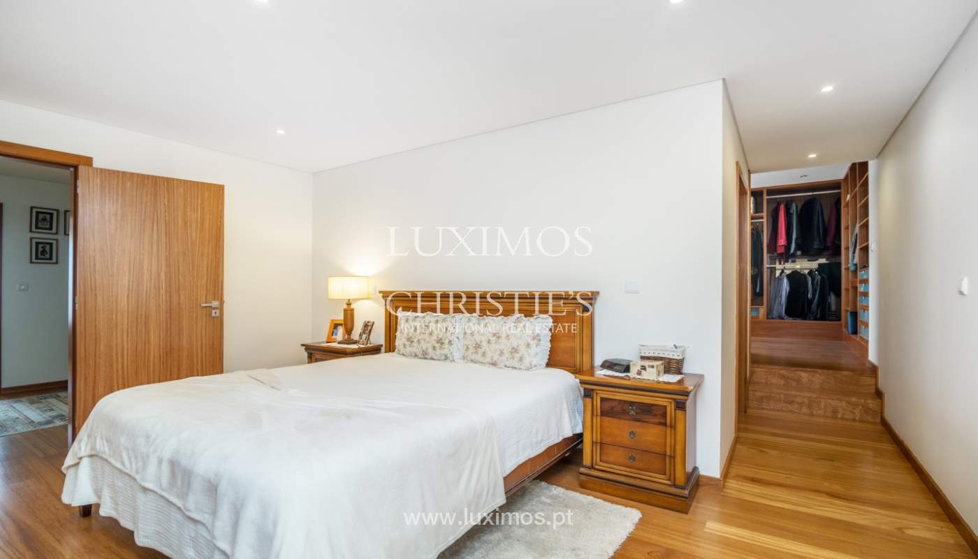 Sale of luxury villa w/ pool and ocean views, V. N. Gaia, Portugal_103789