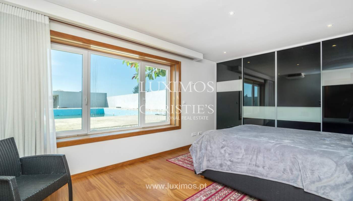 Sale of luxury villa w/ pool and ocean views, V. N. Gaia, Portugal_103790