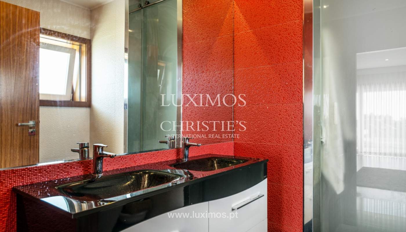 Sale of luxury villa w/ pool and ocean views, V. N. Gaia, Portugal_103797