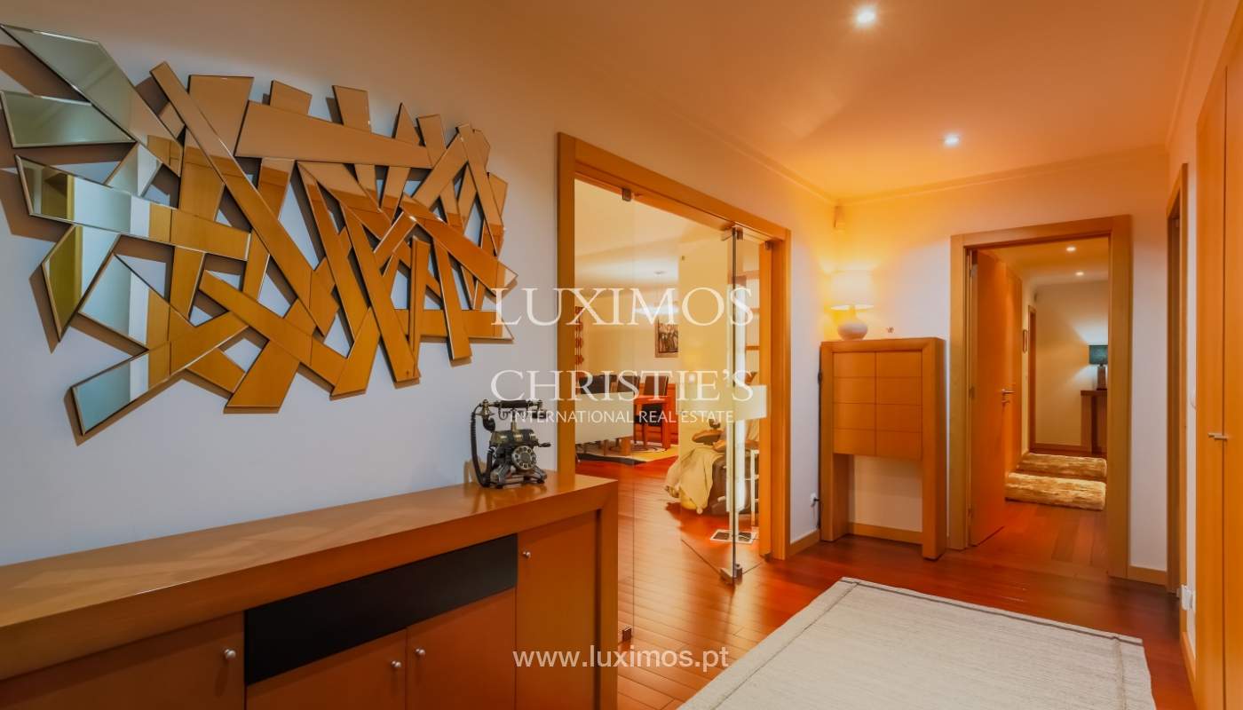 Venda de apartamento de luxo em condomínio com piscina, Lordelo do Ouro_104705