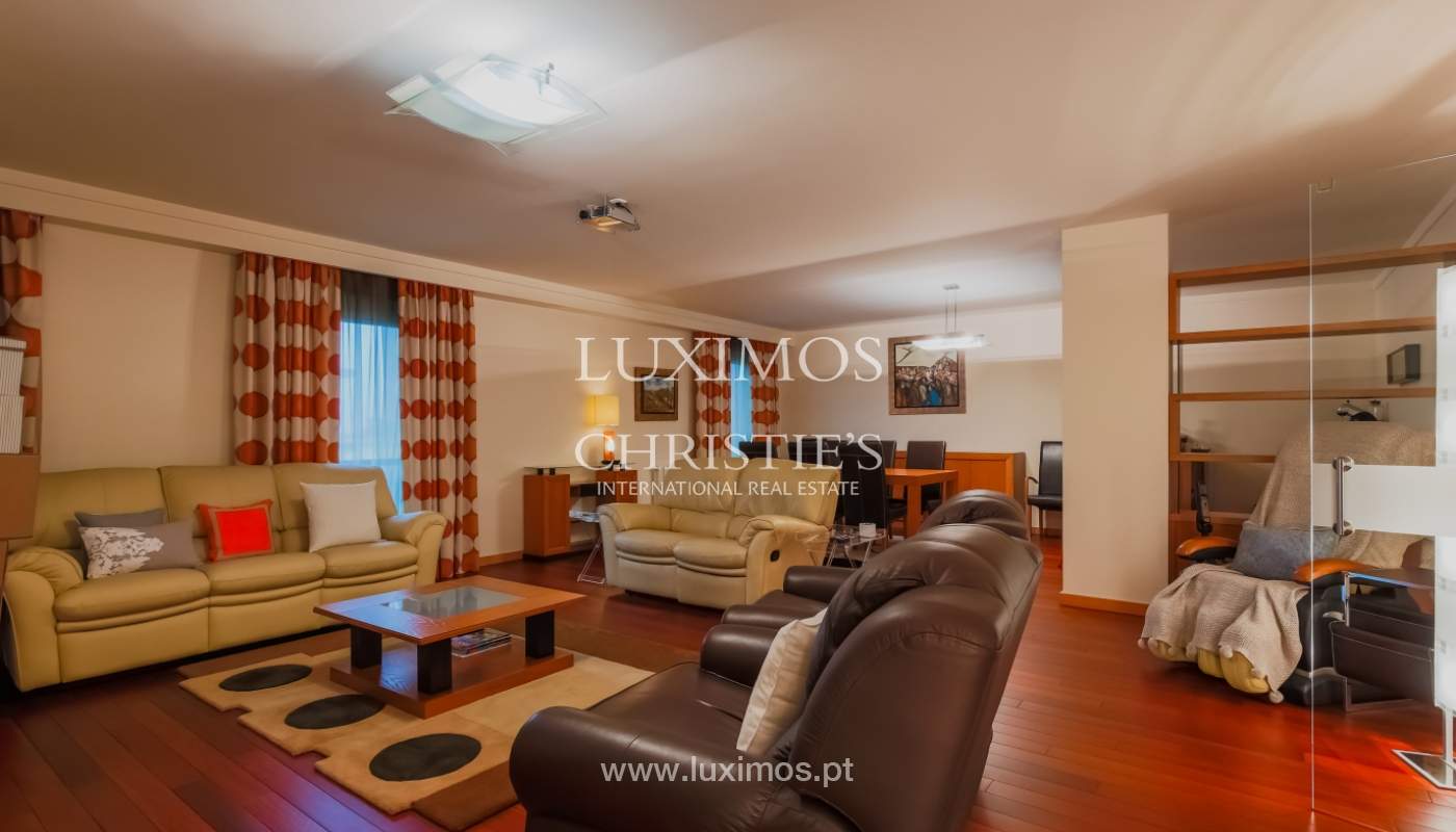 Venda de apartamento de luxo em condomínio com piscina, Lordelo do Ouro_104707