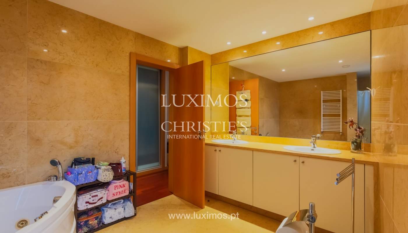 Venda de apartamento de luxo em condomínio com piscina, Lordelo do Ouro_104720