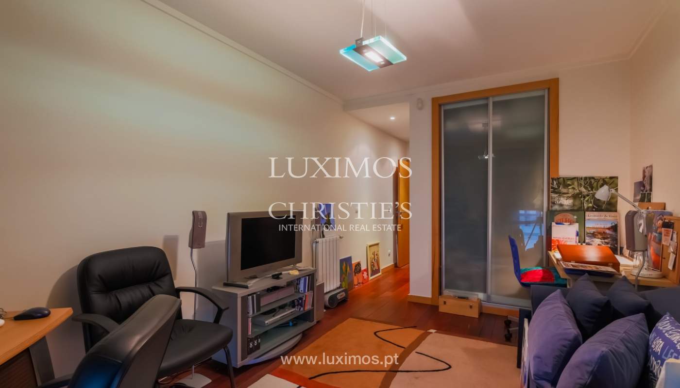 Venda de apartamento de luxo em condomínio com piscina, Lordelo do Ouro_104731