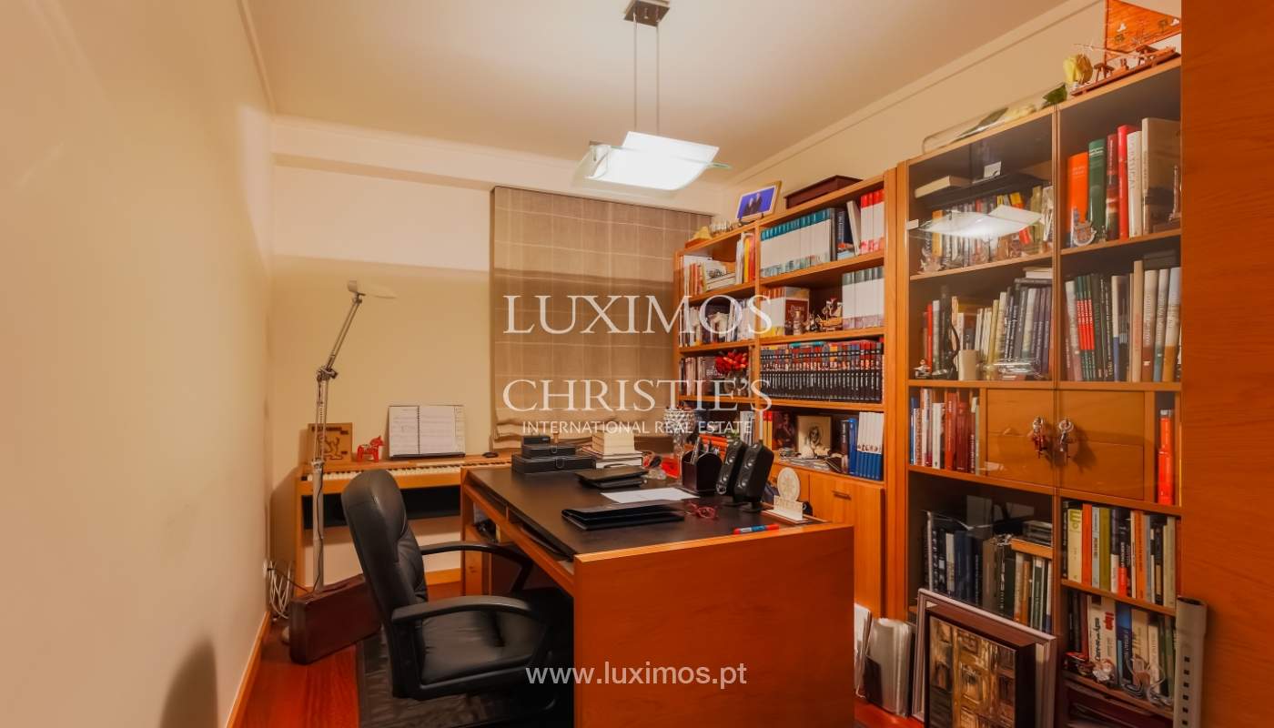 Venda de apartamento de luxo em condomínio com piscina, Lordelo do Ouro_104736