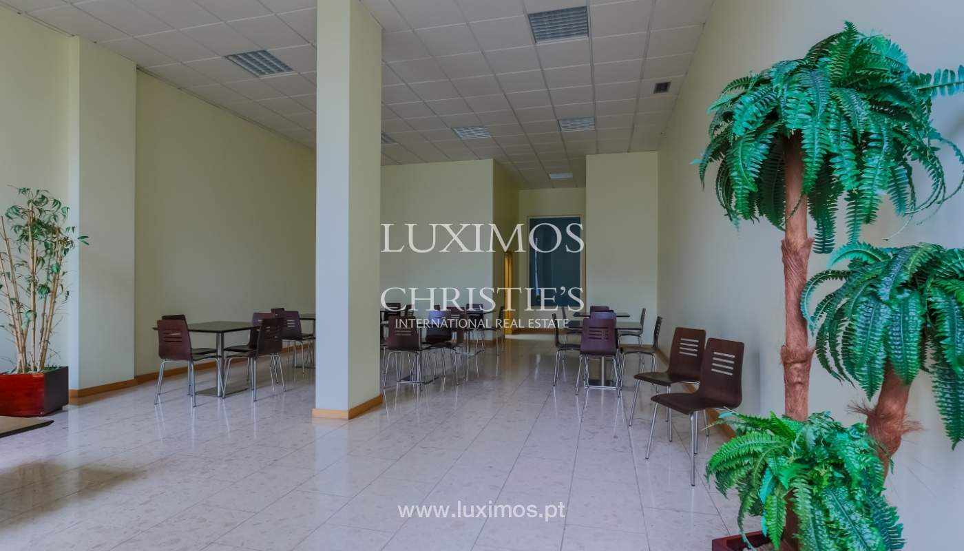 Venda de apartamento de luxo em condomínio com piscina, Lordelo do Ouro_104744