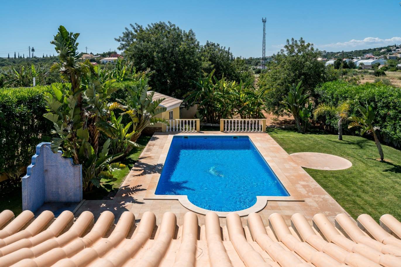 Villa à vendre avec piscine, Quarteira, Algarve, Portugal_105132