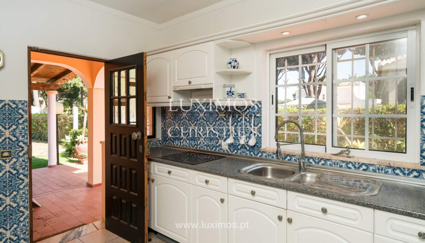 Sale of villa by golf course in Vilamoura, Algarve, Portugal_105429