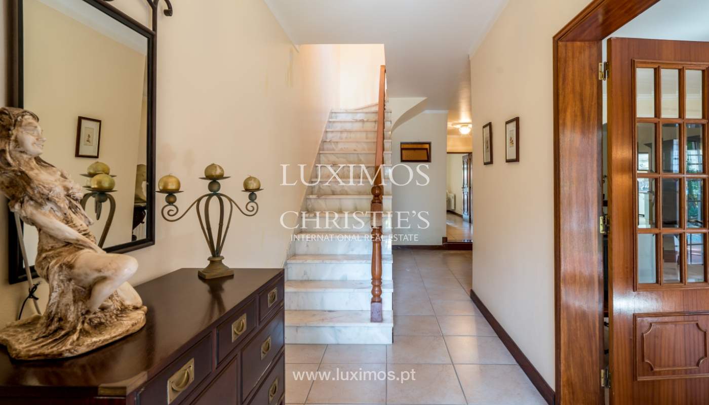 Sale of villa by golf course in Vilamoura, Algarve, Portugal_105435