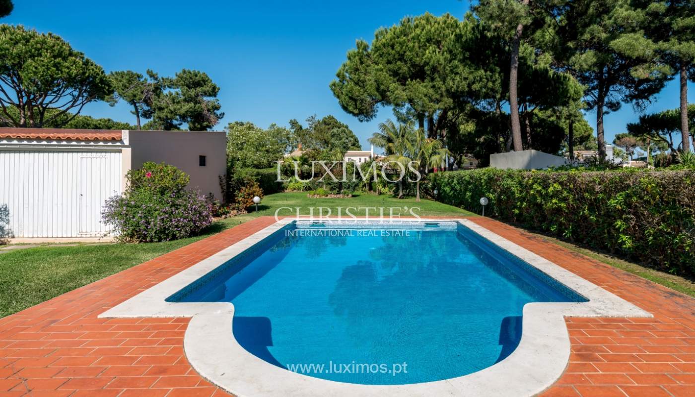 Sale of villa by golf course in Vilamoura, Algarve, Portugal_105452
