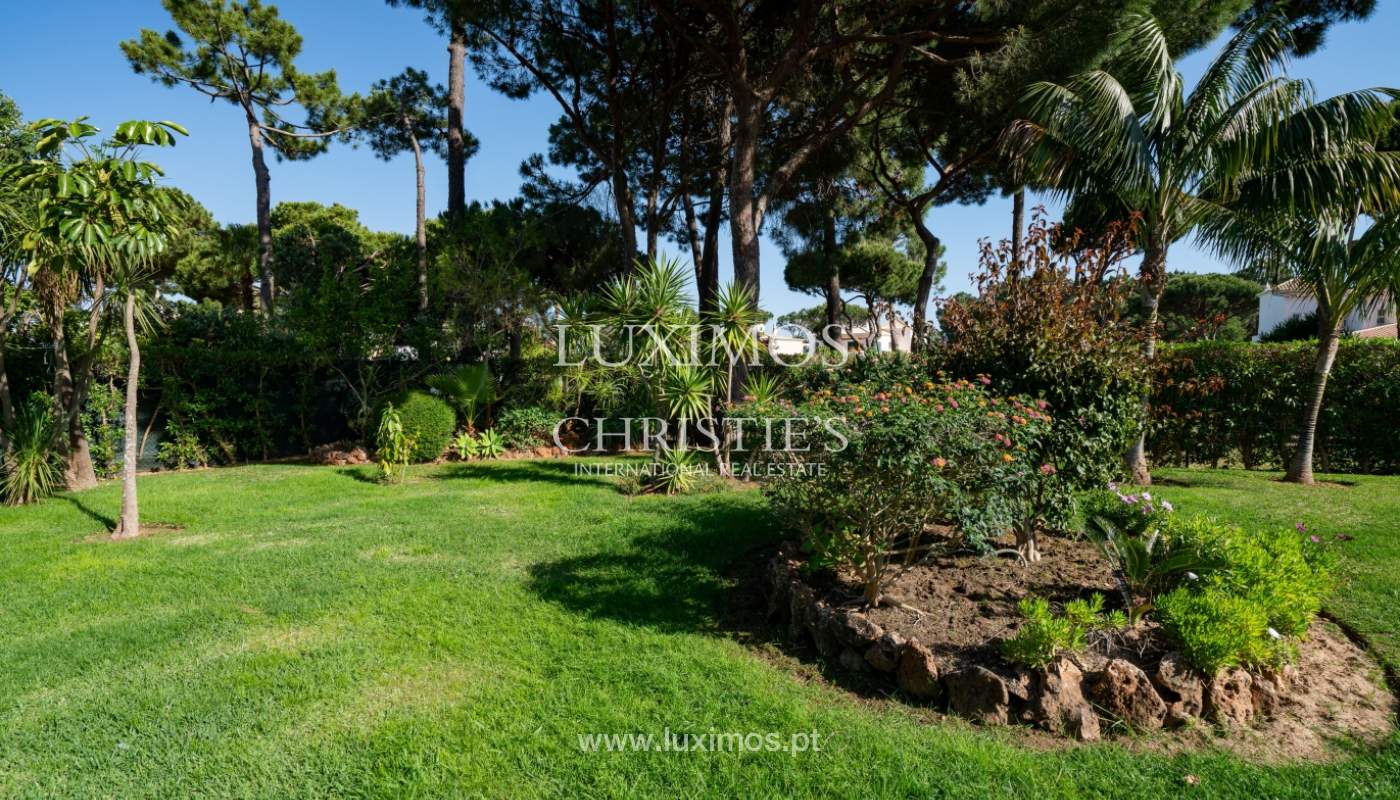 Sale of villa by golf course in Vilamoura, Algarve, Portugal_105454