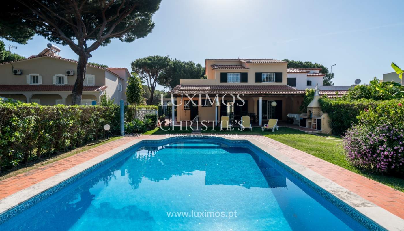 Sale of villa by golf course in Vilamoura, Algarve, Portugal_105457