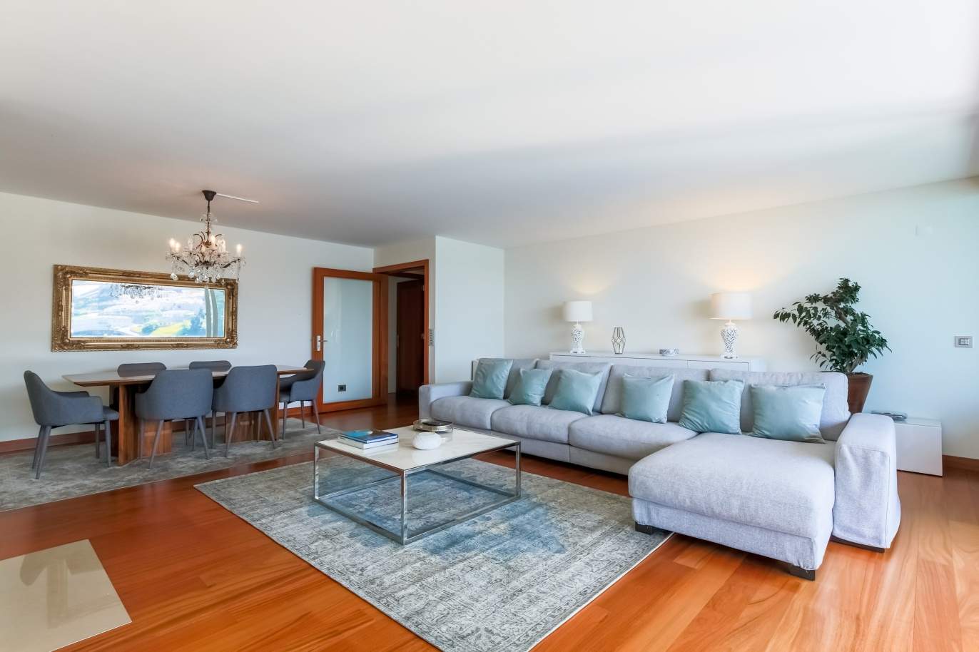 Sale of luxury apartment with river views, private condo, Porto, Portugal_106081