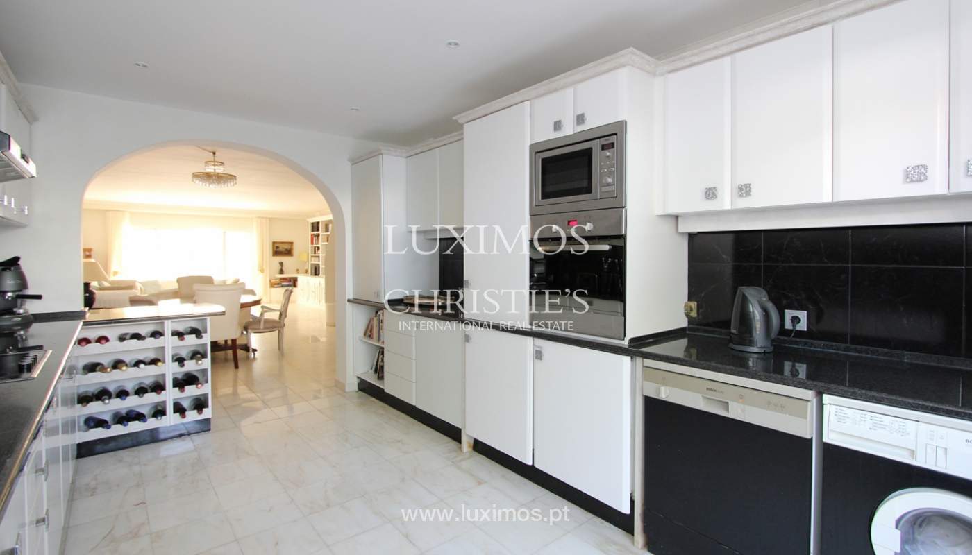 Venda de moradia com piscina em Vale do Lobo, Algarve_110859