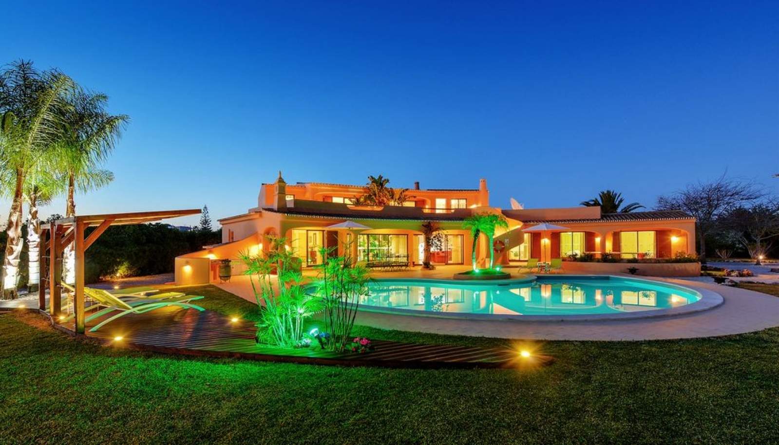 Sale of luxury villa with sea view in Albufeira, Algarve, Portugal_111391