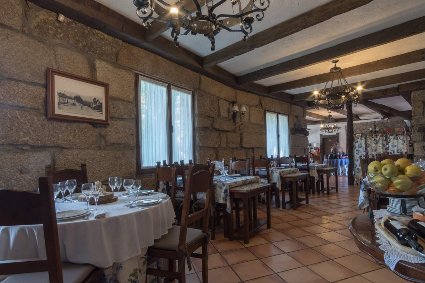 Moradia e restaurante, para venda, em Paredes_111431