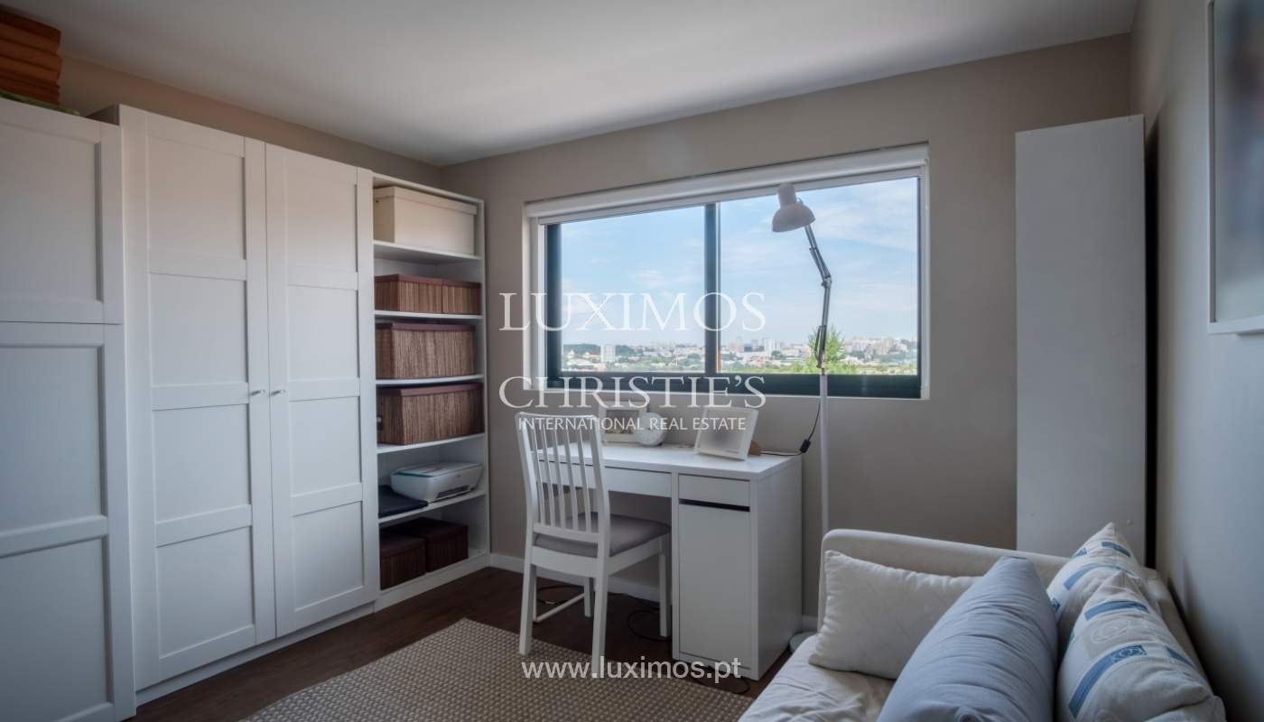 Sale of house with wonderful views to the sea and Porto, V. N. Gaia, Portugal_113276