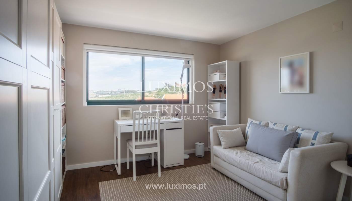Sale of house with wonderful views to the sea and Porto, V. N. Gaia, Portugal_113278