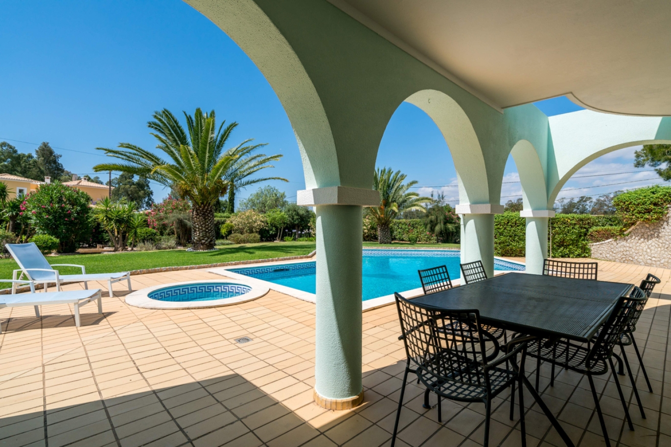 Verkauf Villa mit pool und Garten in Penina Alvor, Algarve, Portugal_113910