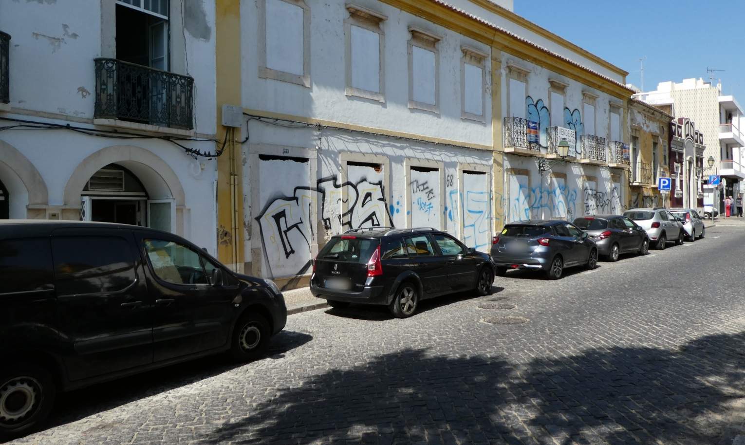 Sale of building in ruins in Faro downtown, Algarve, Portugal_113947
