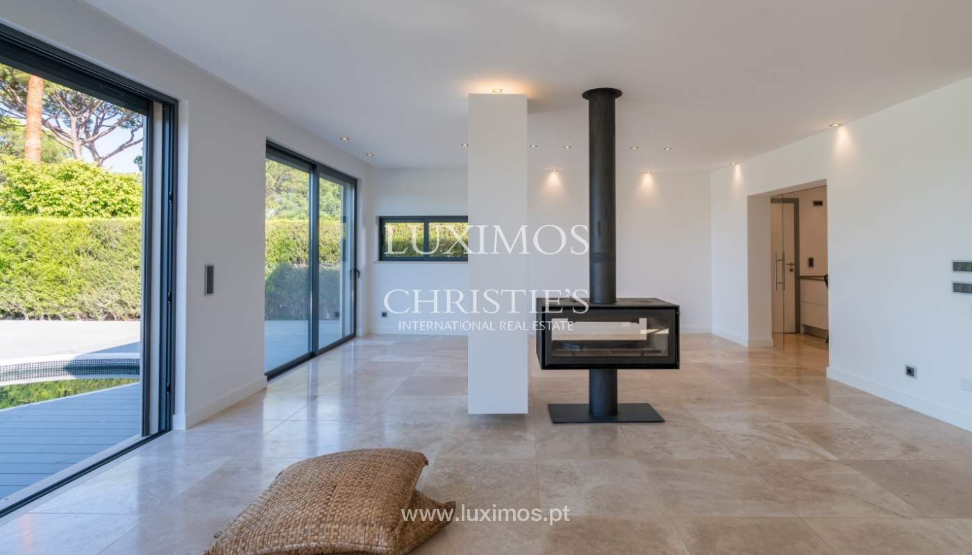 Venda de moradia com piscina, frente golfe em Vilamoura, Algarve_116043