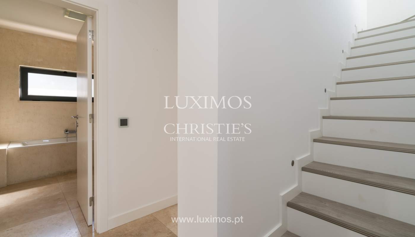 Venda de moradia com piscina, frente golfe em Vilamoura, Algarve_116051