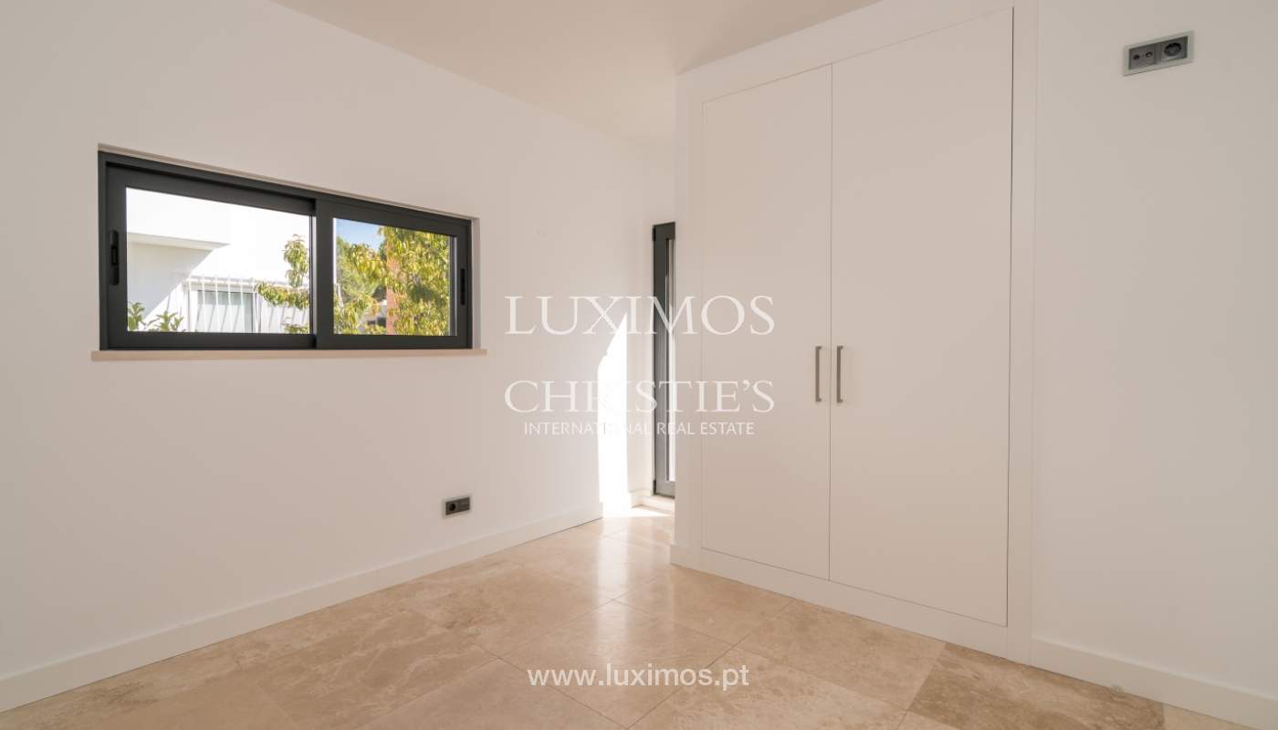 Venda de moradia com piscina, frente golfe em Vilamoura, Algarve_116054