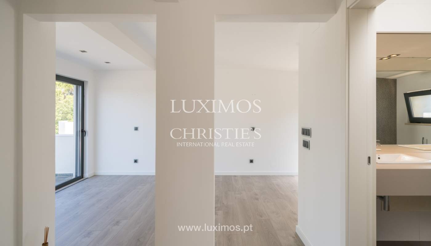 Venda de moradia com piscina, frente golfe em Vilamoura, Algarve_116061