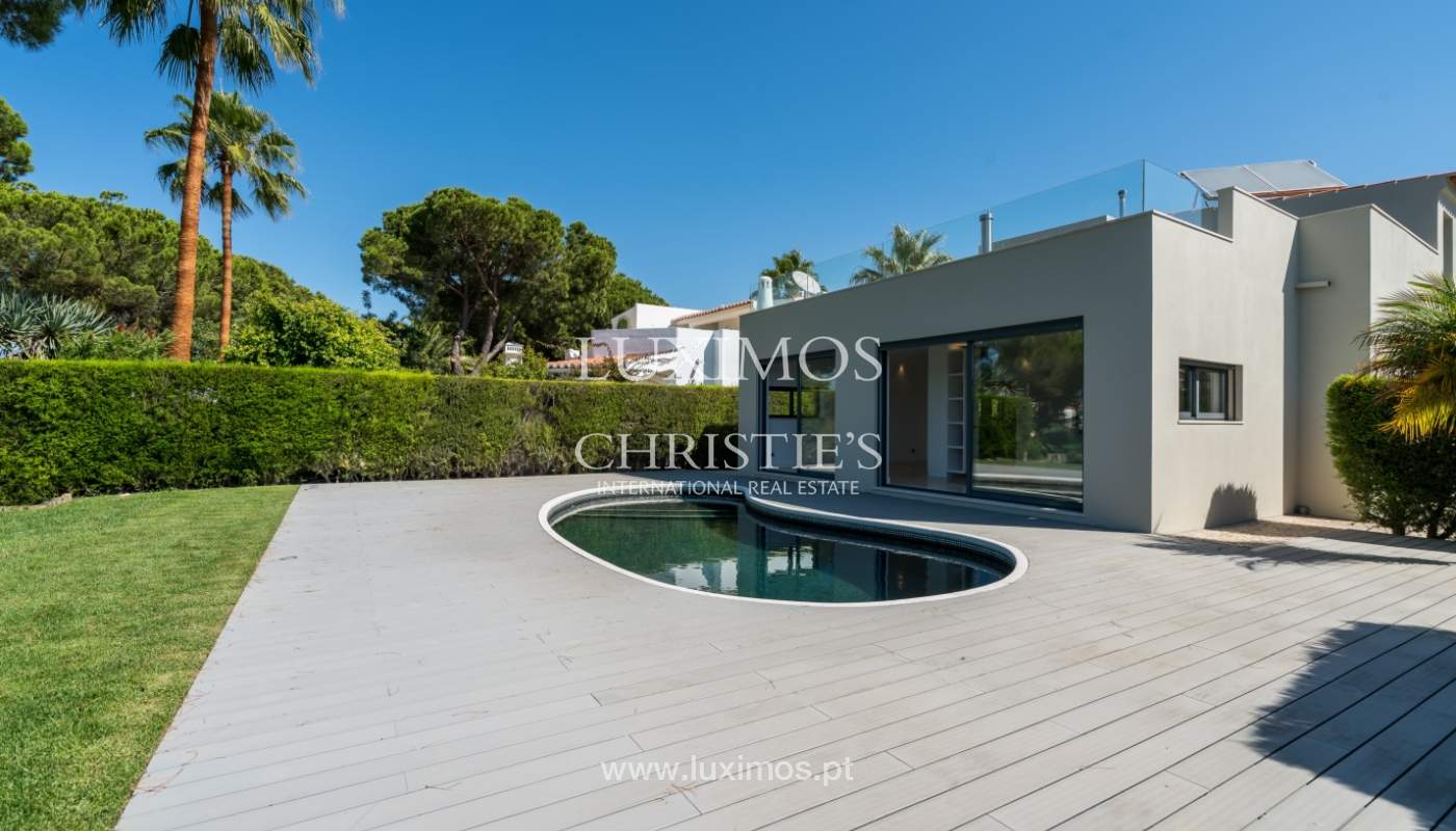Venda de moradia com piscina, frente golfe em Vilamoura, Algarve_116078