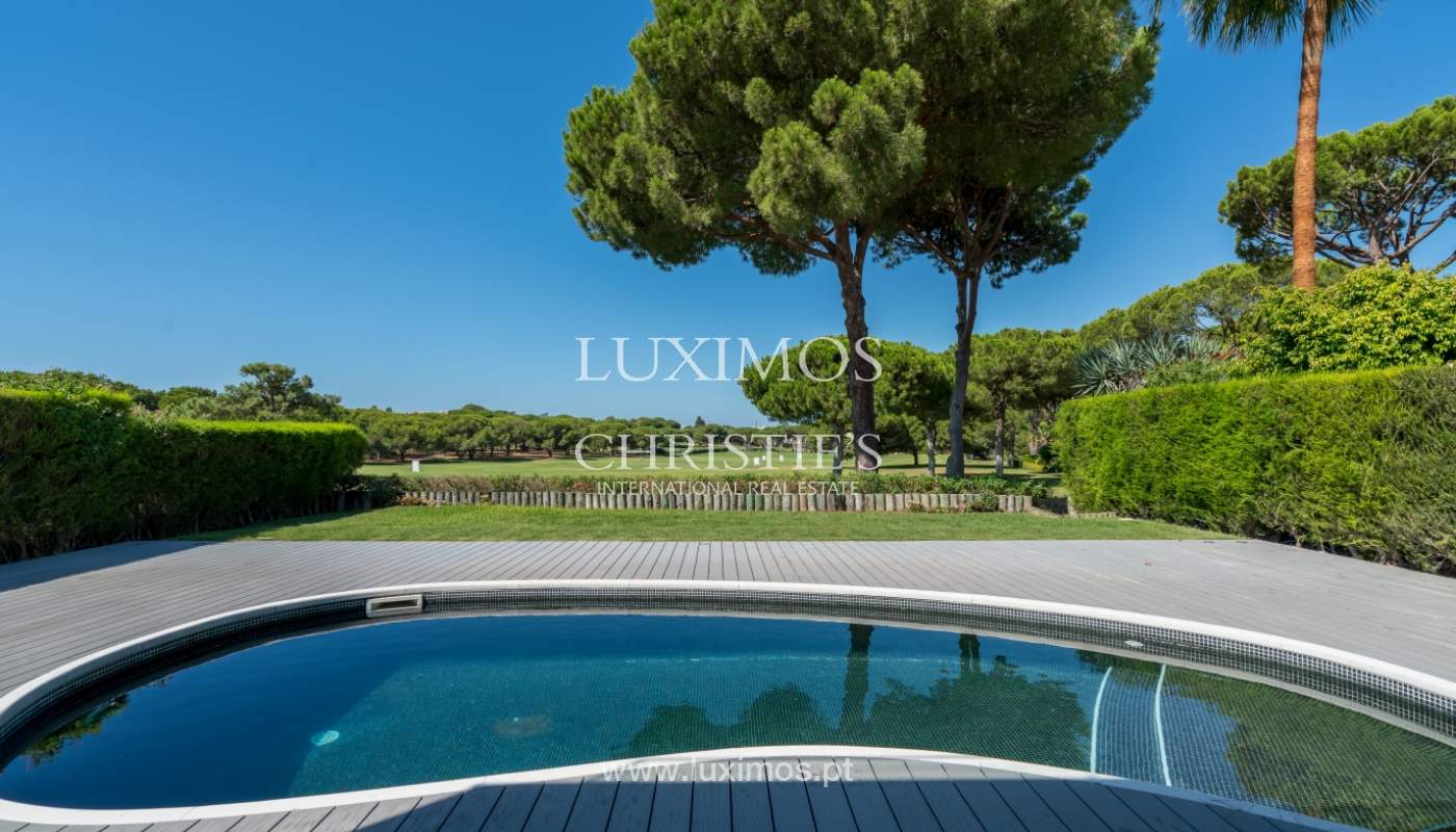 Venda de moradia com piscina, frente golfe em Vilamoura, Algarve_116084