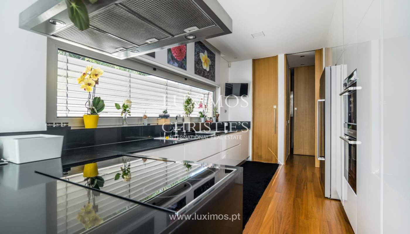 Venta de villa contemporánea con jardín y piscina, V.N. Gaia, Portugal_118135
