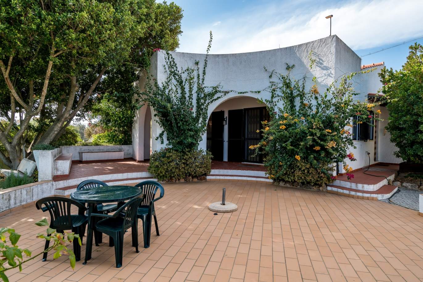 Sale of villa with pool and garden in Almancil, Algarve, Portugal_119453