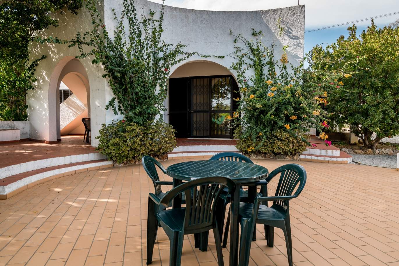 Sale of villa with pool and garden in Almancil, Algarve, Portugal_119455