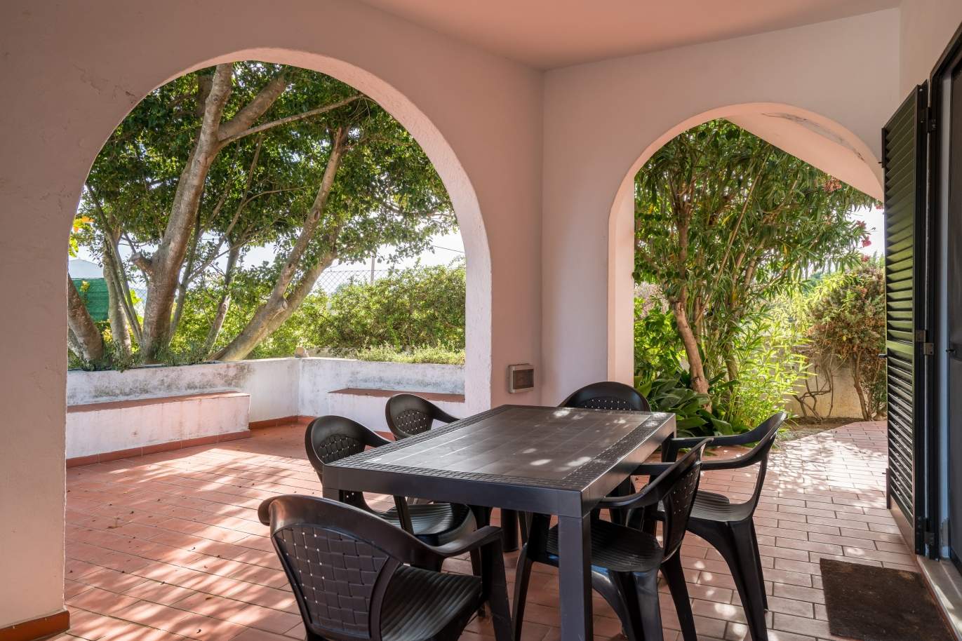 Sale of villa with pool and garden in Almancil, Algarve, Portugal_119474