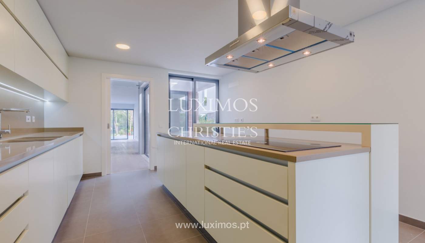 Venda de moradia perto do mar, com piscina e terraço, Algarve,Portugal_121435