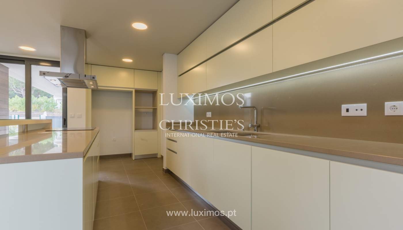 Venda de moradia perto do mar, com piscina e terraço, Algarve,Portugal_121436