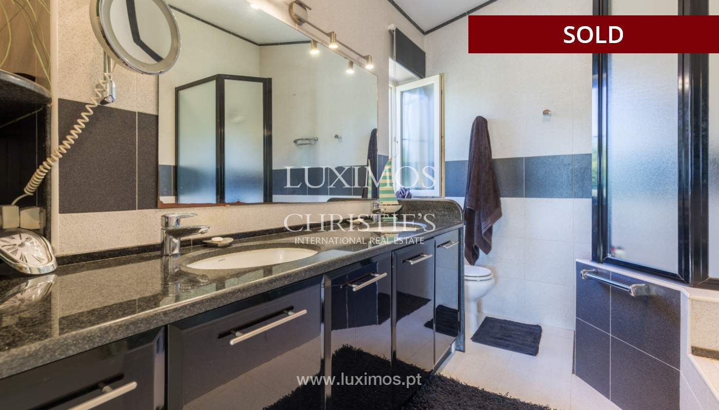 Freistehende villa zum Verkauf, pool, Garten und Tennisplatz, Quarteira, Algarve, Portugal_121621